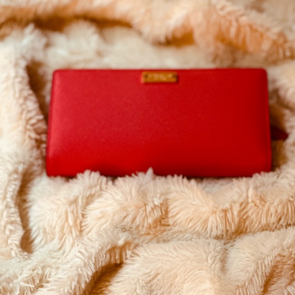 Beautiful Kate Spade Snap Wallet - Picture 2 of 10